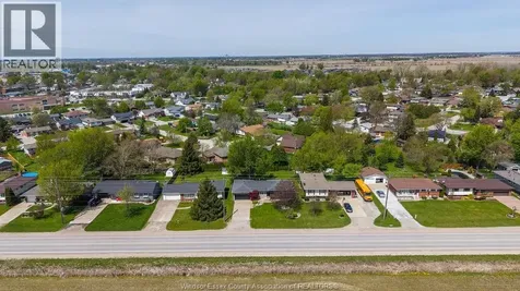 157 Fairview Avenue East Essex ON N8M 2R3