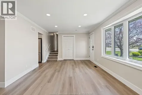 157 Fairview Avenue East Essex ON N8M 2R3