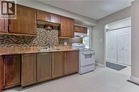 120 Ralgreen Crescent Kitchener ON N2M 1T9