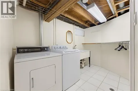 22 Dunsdon Street Brantford ON N3R 3J3
