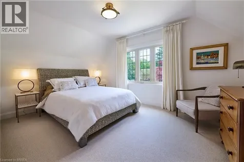 19 Inwood Drive Brantford ON N3T 5J5