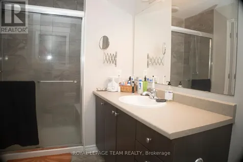 139 Sweetwater Lane Ottawa ON K2T 0L3