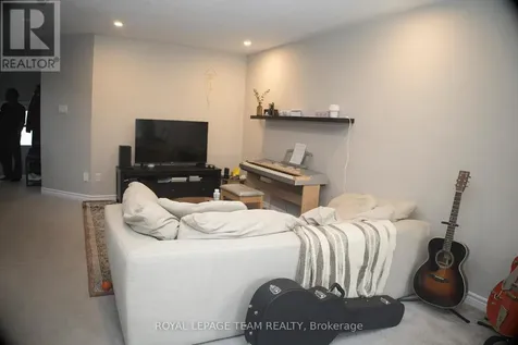 139 Sweetwater Lane Ottawa ON K2T 0L3