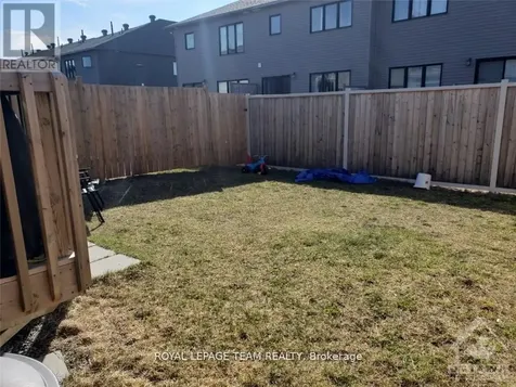 139 Sweetwater Lane Ottawa ON K2T 0L3
