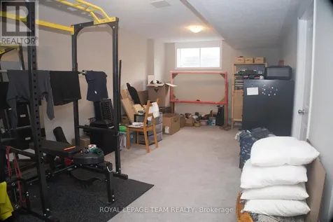 139 Sweetwater Lane Ottawa ON K2T 0L3