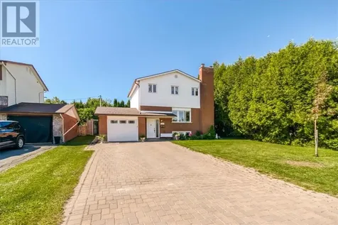 1119 Woodbine Avenue Sudbury ON P3A 2L8