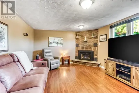1119 Woodbine Avenue Sudbury ON P3A 2L8