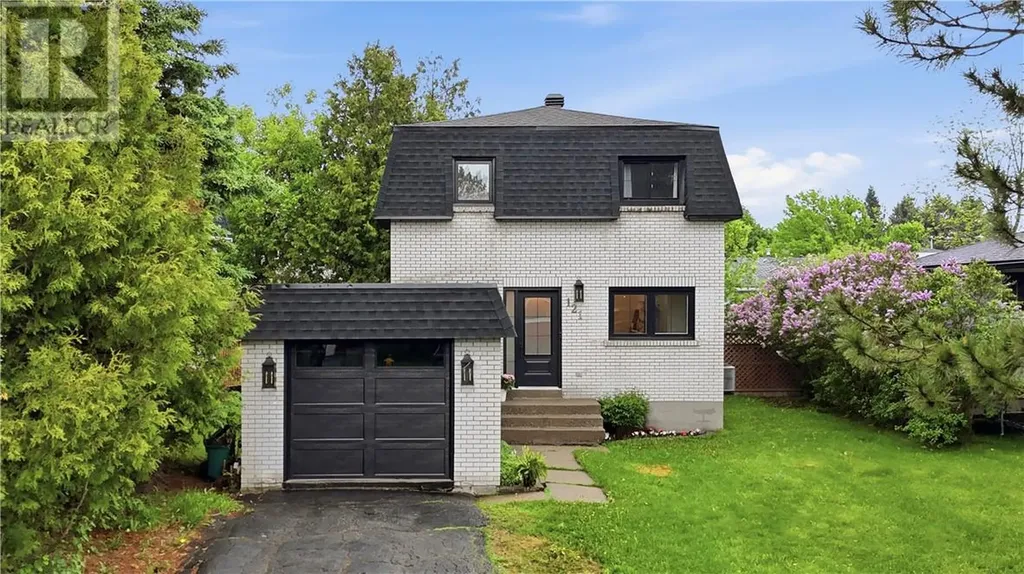 121 Third Avenue Lively ON P3B 3B7