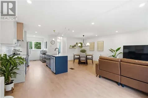 121 Third Avenue Lively ON P3B 3B7