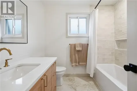121 Third Avenue Lively ON P3B 3B7