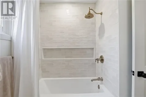 121 Third Avenue Lively ON P3B 3B7