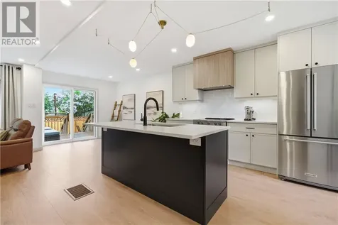 121 Third Avenue Lively ON P3B 3B7