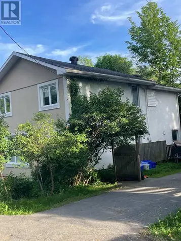 448 Green Avenue Ottawa ON K1M 1K9