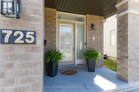 725 Capricorn Circle Ottawa ON K4M 0J4