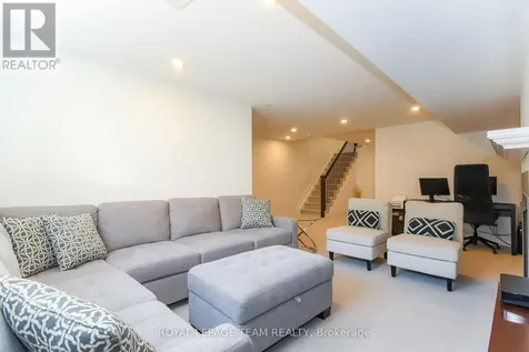 725 Capricorn Circle Ottawa ON K4M 0J4