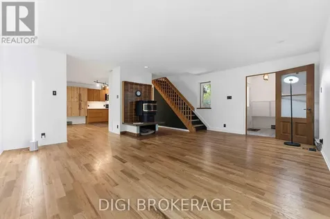 332 Iona Street Ottawa ON K1Z 8R2