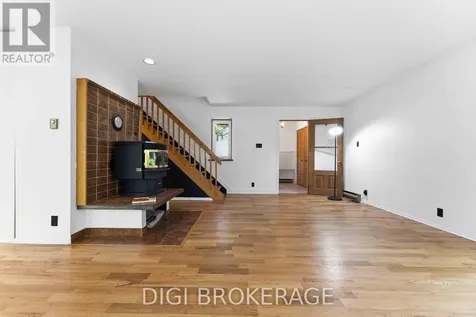 332 Iona Street Ottawa ON K1Z 8R2