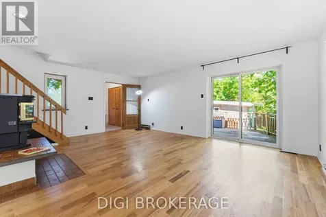 332 Iona Street Ottawa ON K1Z 8R2