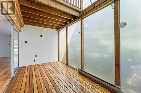 332 Iona Street Ottawa ON K1Z 8R2