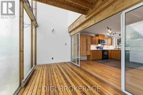 332 Iona Street Ottawa ON K1Z 8R2