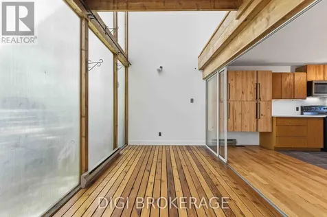332 Iona Street Ottawa ON K1Z 8R2