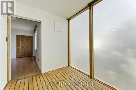 332 Iona Street Ottawa ON K1Z 8R2