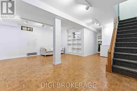 332 Iona Street Ottawa ON K1Z 8R2