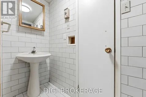 332 Iona Street Ottawa ON K1Z 8R2