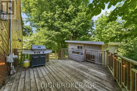 332 Iona Street Ottawa ON K1Z 8R2