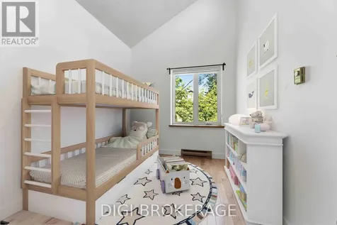 332 Iona Street Ottawa ON K1Z 8R2