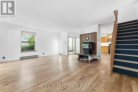 332 Iona Street Ottawa ON K1Z 8R2