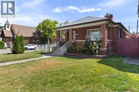 1402 Elsmere Avenue Windsor ON N8X 4G9