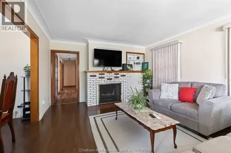 1402 Elsmere Avenue Windsor ON N8X 4G9
