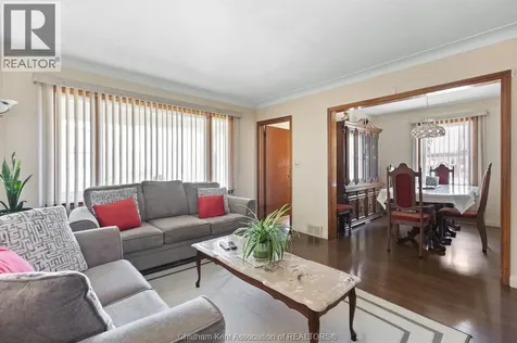 1402 Elsmere Avenue Windsor ON N8X 4G9