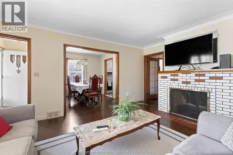 1402 Elsmere Avenue Windsor ON N8X 4G9