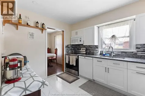 1402 Elsmere Avenue Windsor ON N8X 4G9