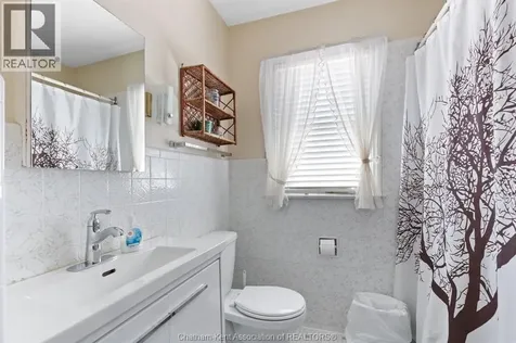 1402 Elsmere Avenue Windsor ON N8X 4G9