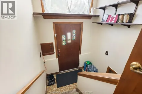 1402 Elsmere Avenue Windsor ON N8X 4G9