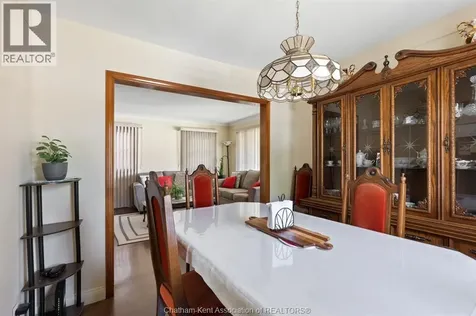 1402 Elsmere Avenue Windsor ON N8X 4G9