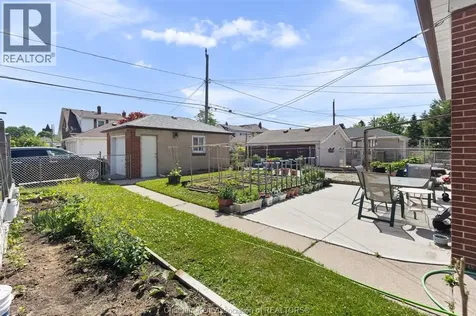 1402 Elsmere Avenue Windsor ON N8X 4G9