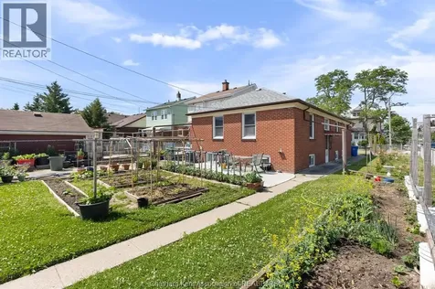 1402 Elsmere Avenue Windsor ON N8X 4G9