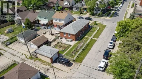 1402 Elsmere Avenue Windsor ON N8X 4G9