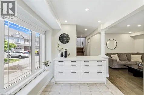 242 Upper Mount Albion Road Stoney Creek ON L8J 0B1