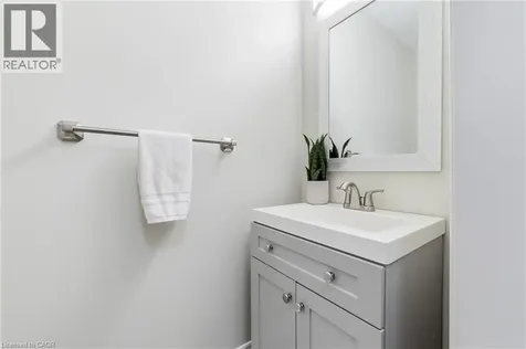 242 Upper Mount Albion Road Stoney Creek ON L8J 0B1