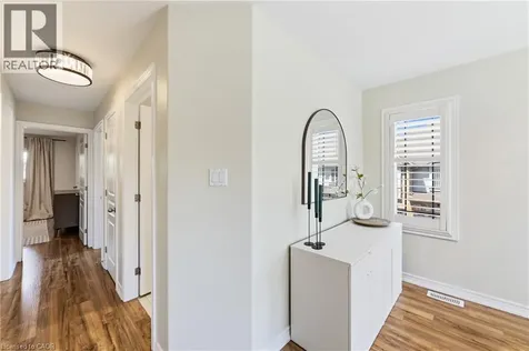 242 Upper Mount Albion Road Stoney Creek ON L8J 0B1