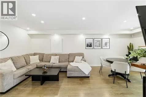 242 Upper Mount Albion Road Stoney Creek ON L8J 0B1