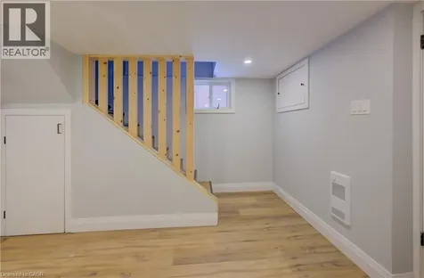 21 Fairview Avenue Kitchener ON N2H 3E7