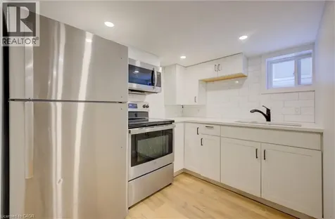 21 Fairview Avenue Kitchener ON N2H 3E7