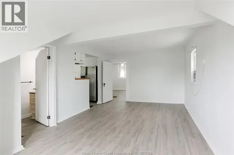 1453 Marentette Windsor ON N8X 4E2
