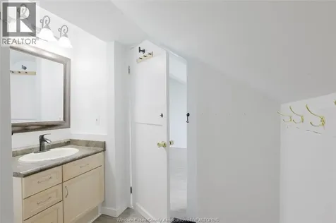 1453 Marentette Windsor ON N8X 4E2